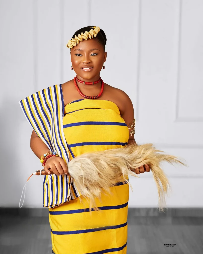 nakeeyat adom online